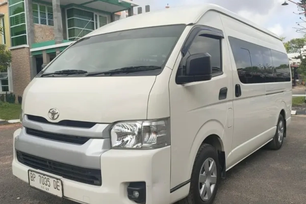 Rental Hiace Commuter Batam
